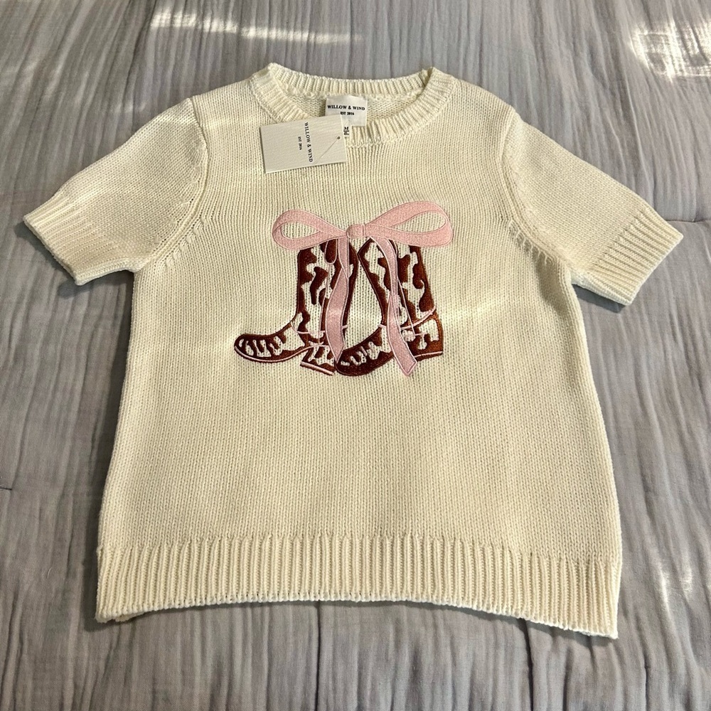Ivory Women’s Knit Sweater featuring Embroidered Cowgirl boots w/Pink Bow Sz M